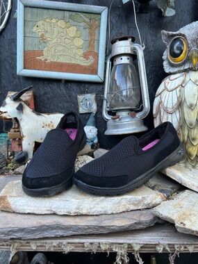 Danskin Black Slip-On Sneakers with Pink Insole